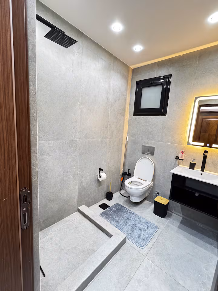 Luxury Seaview onebed Apartment – Saba Pasha, Alex - Image 8