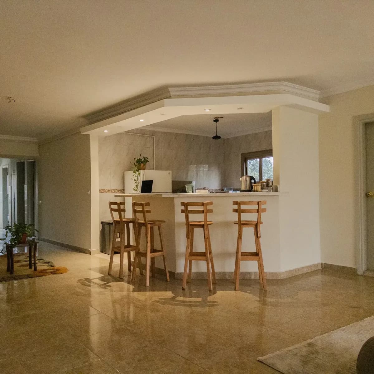 Peaceful Room with Tree View in Maadi - Image 3